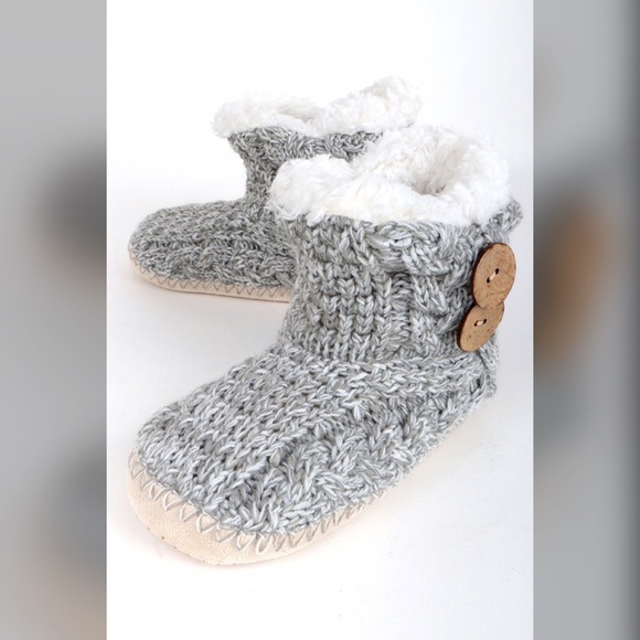 Shoes - RESERVED VIP LISTING